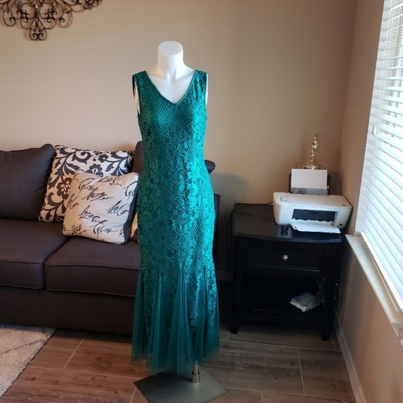 NWOT Green Lace Mermaid Formal Gown dress Size S - Picture 3 of 6